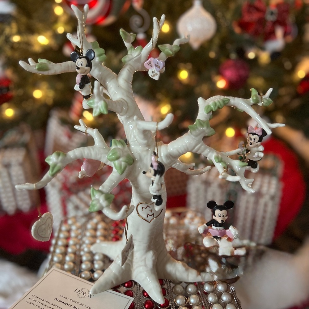 Lenox Romantic Moments Tree with Mickey & Minnie Mini Ornaments